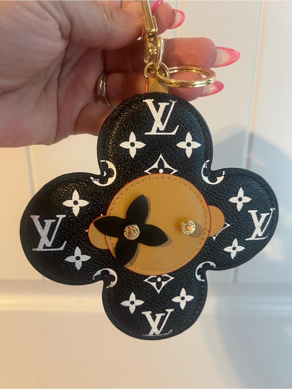 Louis Vuitton Black Monogram Flower Key Holder with Tan Center - Picture 8 of 14